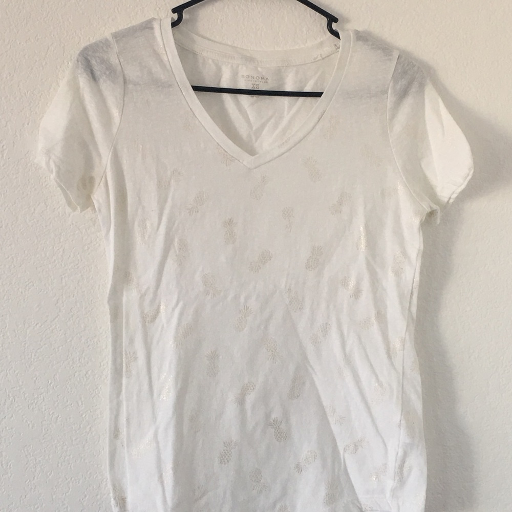 White Pineapple V-Neck